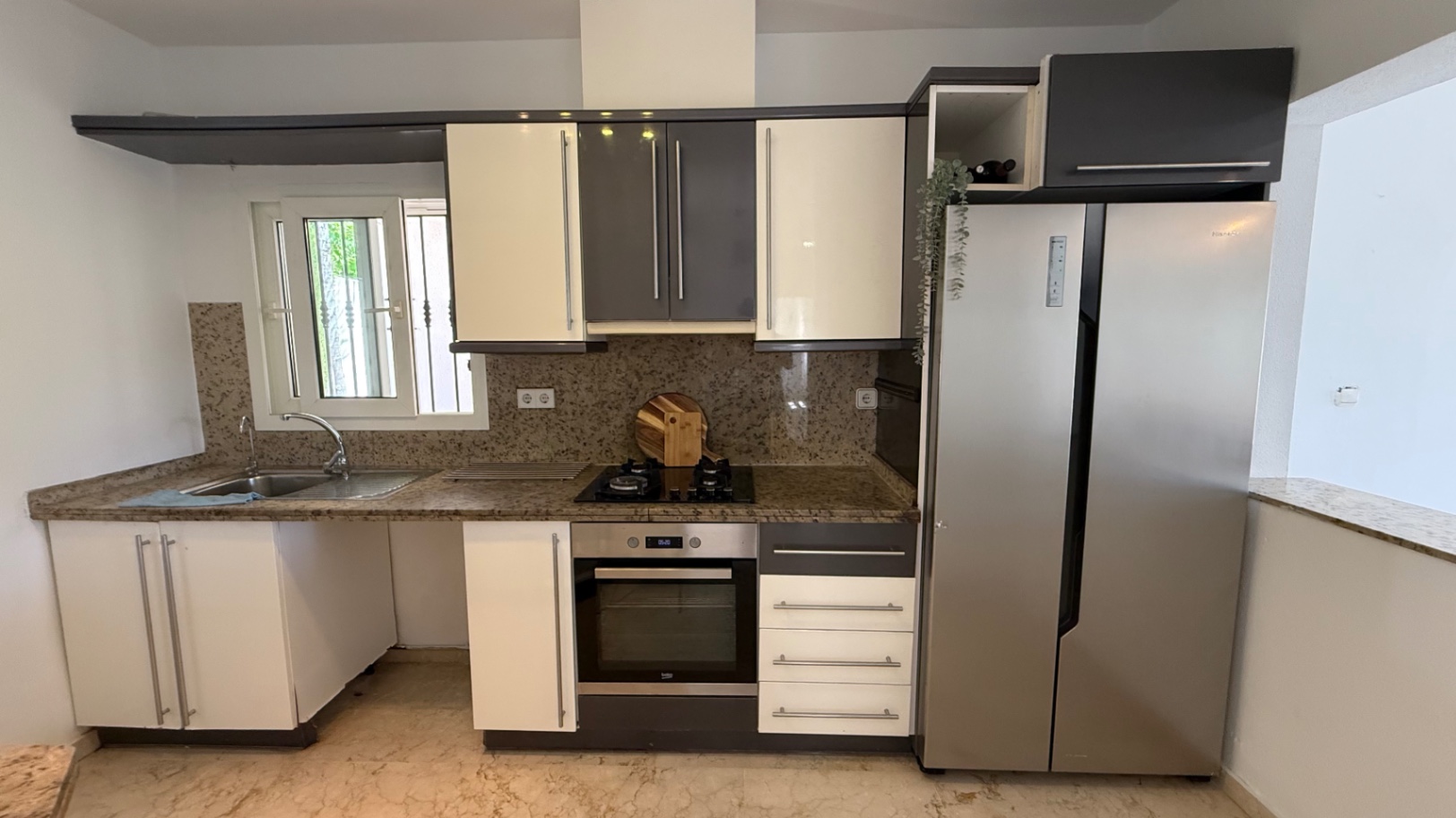 Large detached villa with 4 bedrooms, 2 bathrooms first line to the Las Ramblas Golf Course