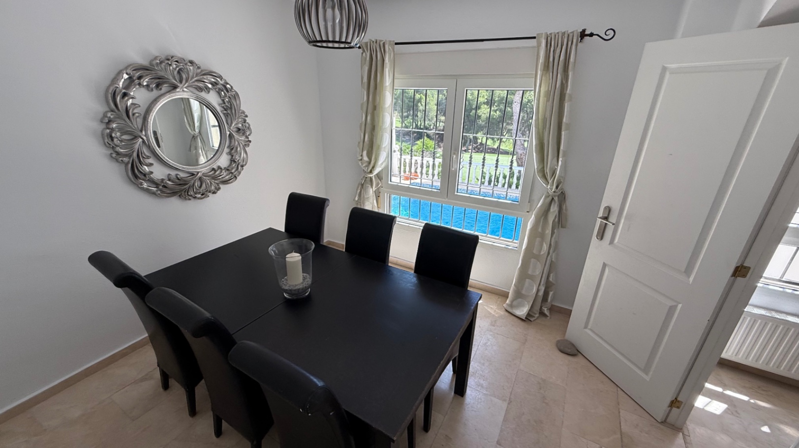 Bedroom in villa for sale in Orihuela