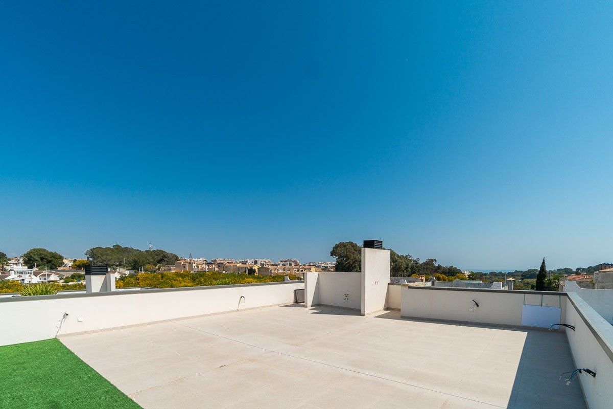 Pool area in villa for sale in Orihuela Costa