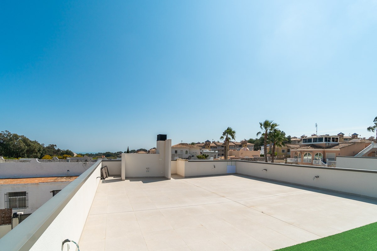 Dining area in villa for sale in Orihuela Costa