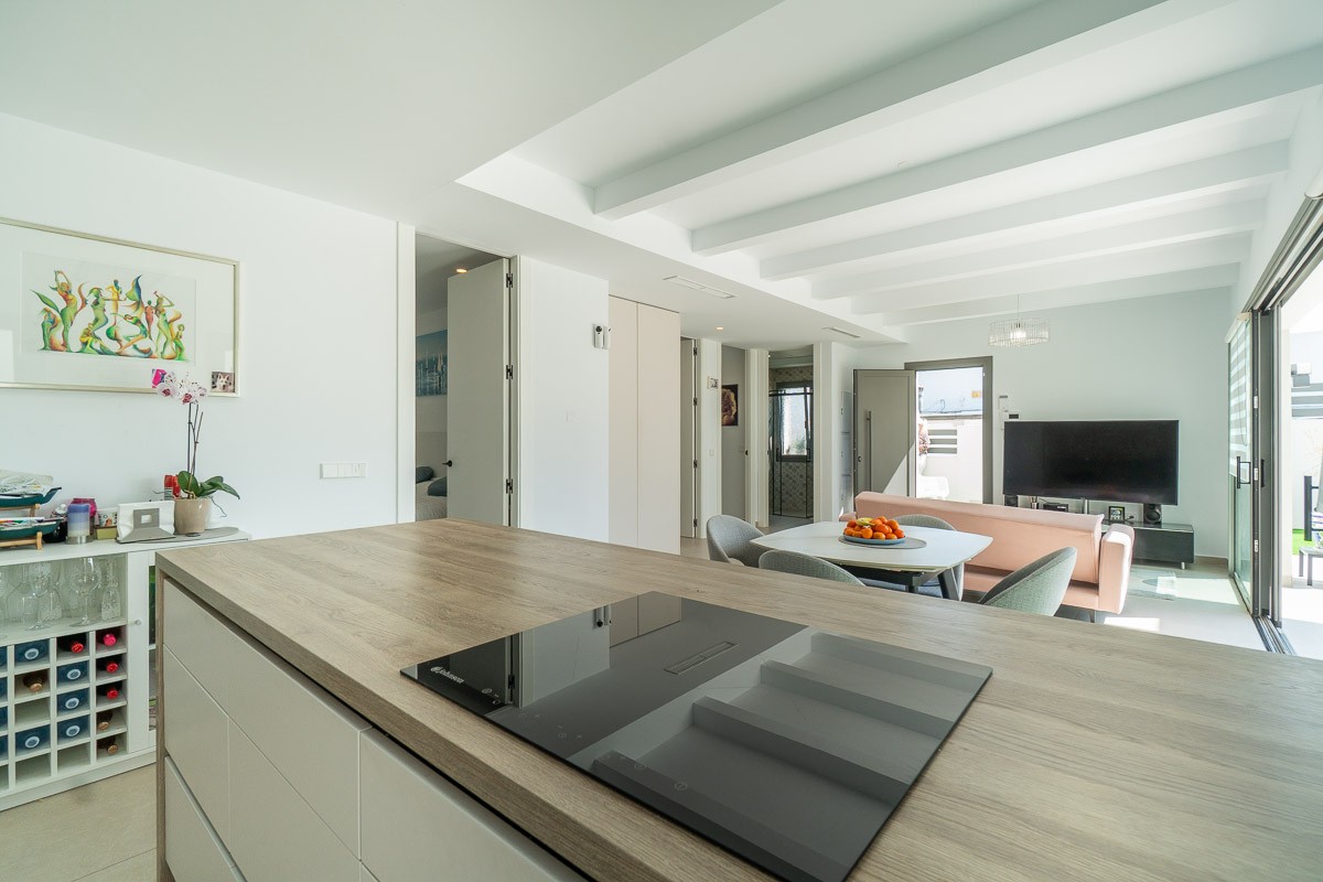 Dining area in villa for sale in Orihuela Costa