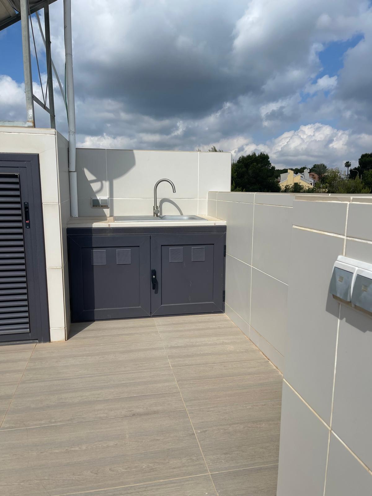 Garden in villa for sale in San Miguel de Salinas
