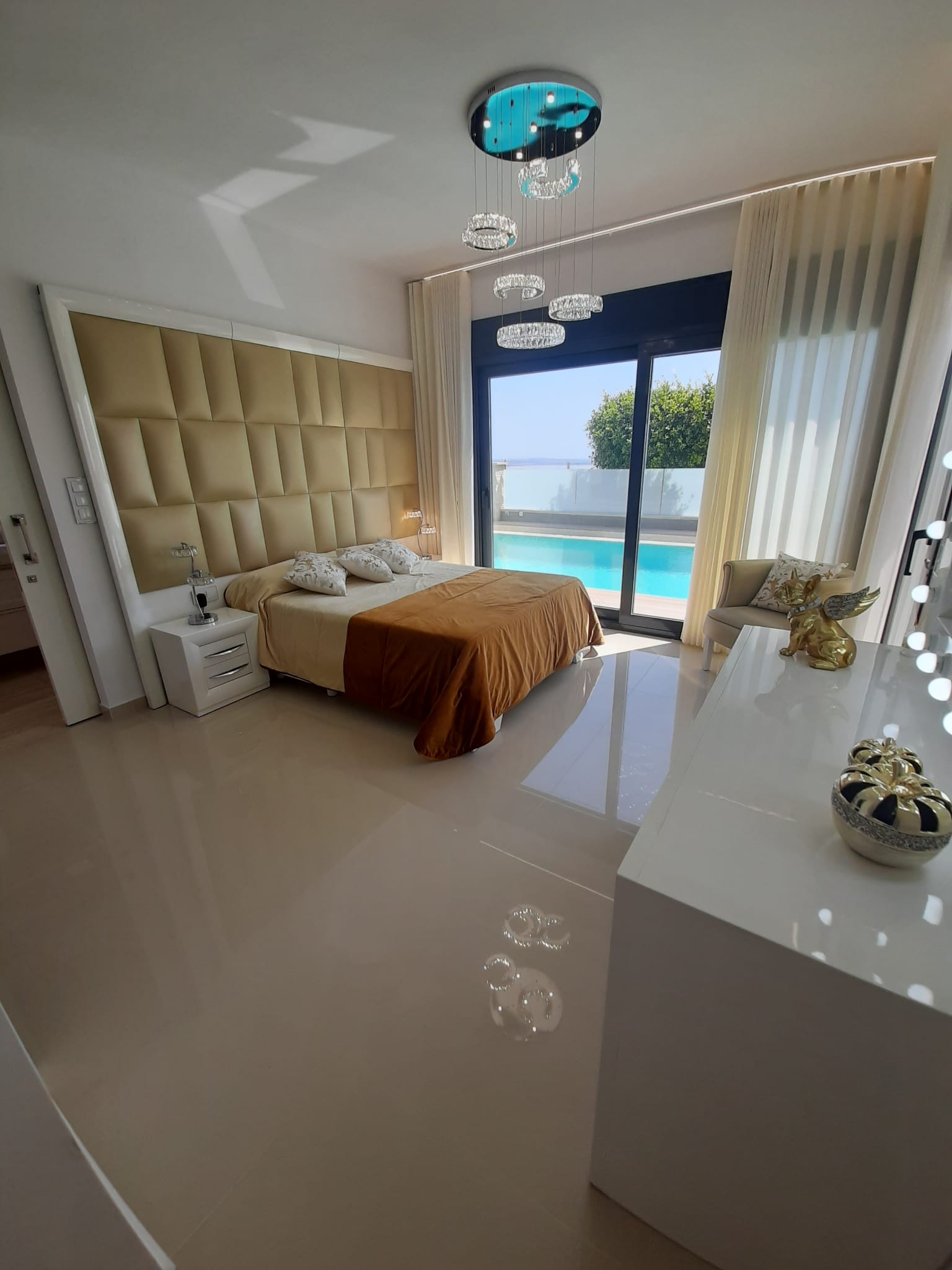 Dining area in villa for sale in San Miguel de Salinas