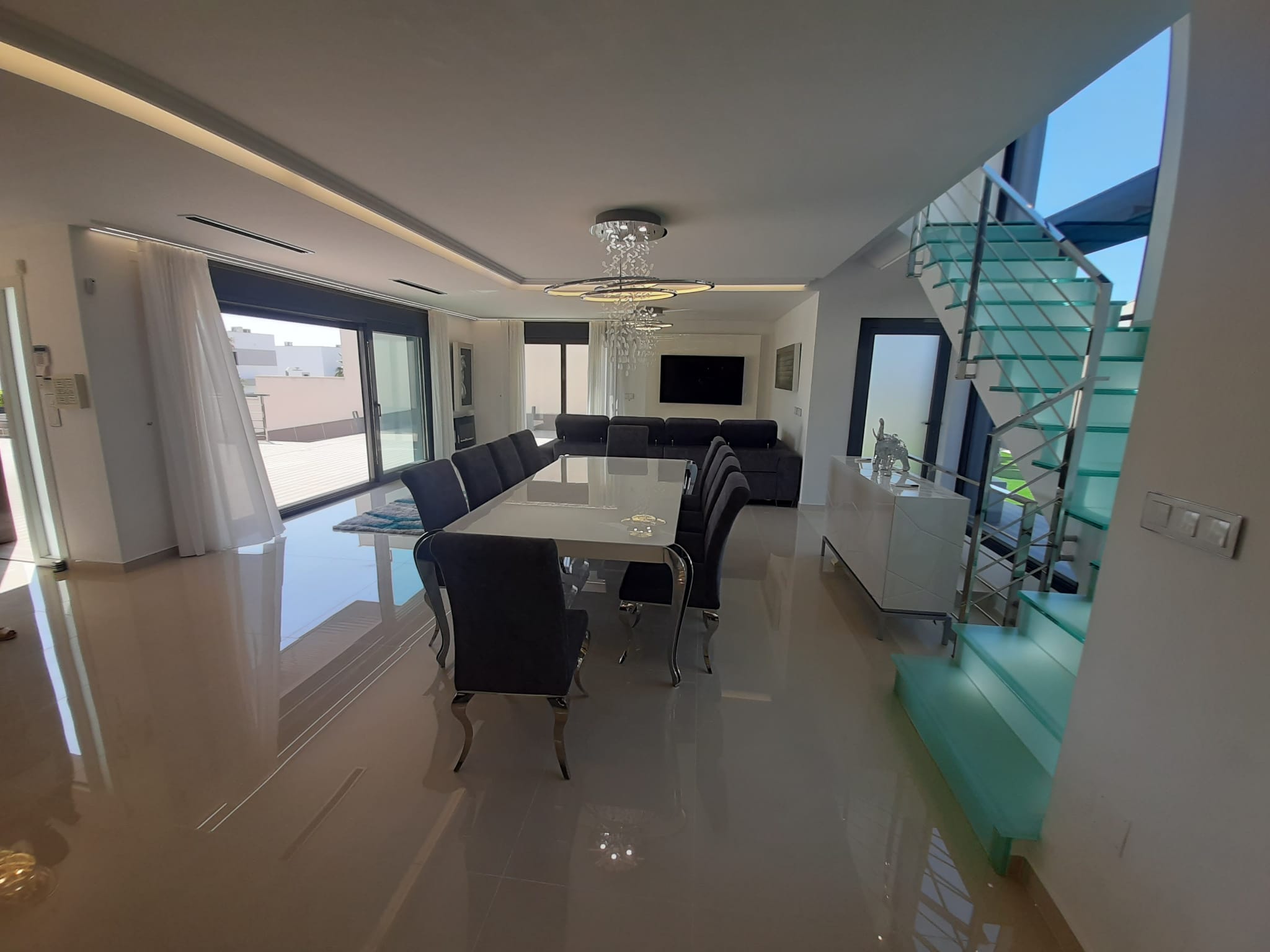 Garden in villa for sale in San Miguel de Salinas