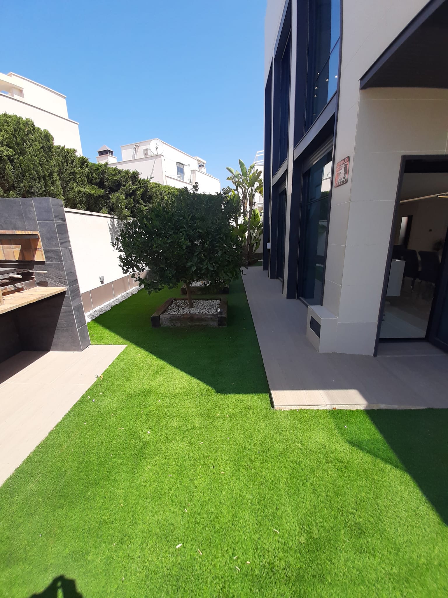 Garden in villa for sale in San Miguel de Salinas
