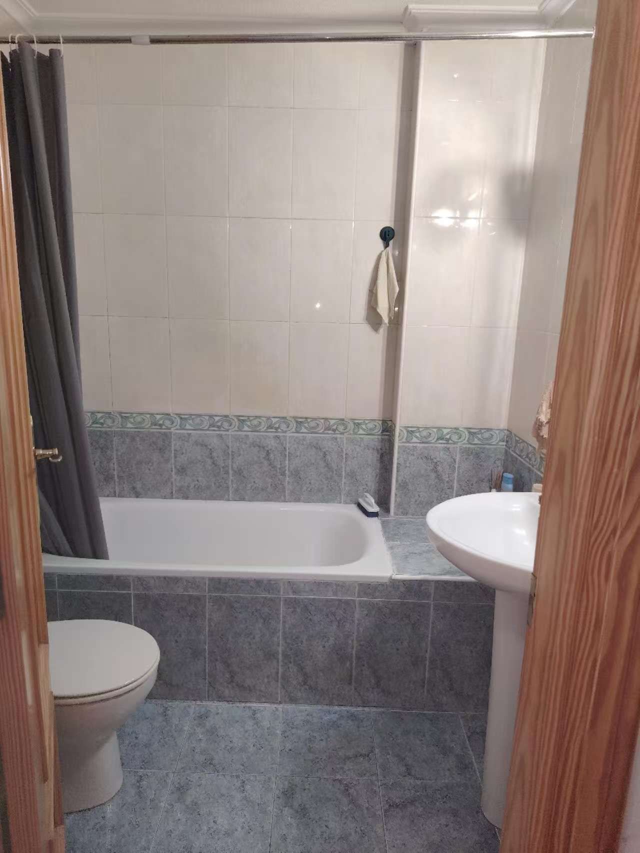 Bedroom in apartment for sale in Torrevieja