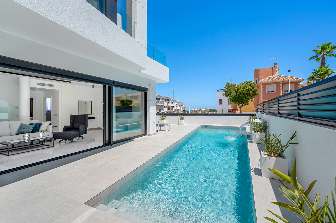 Exterior view in villa for sale in Guardamar del Segura