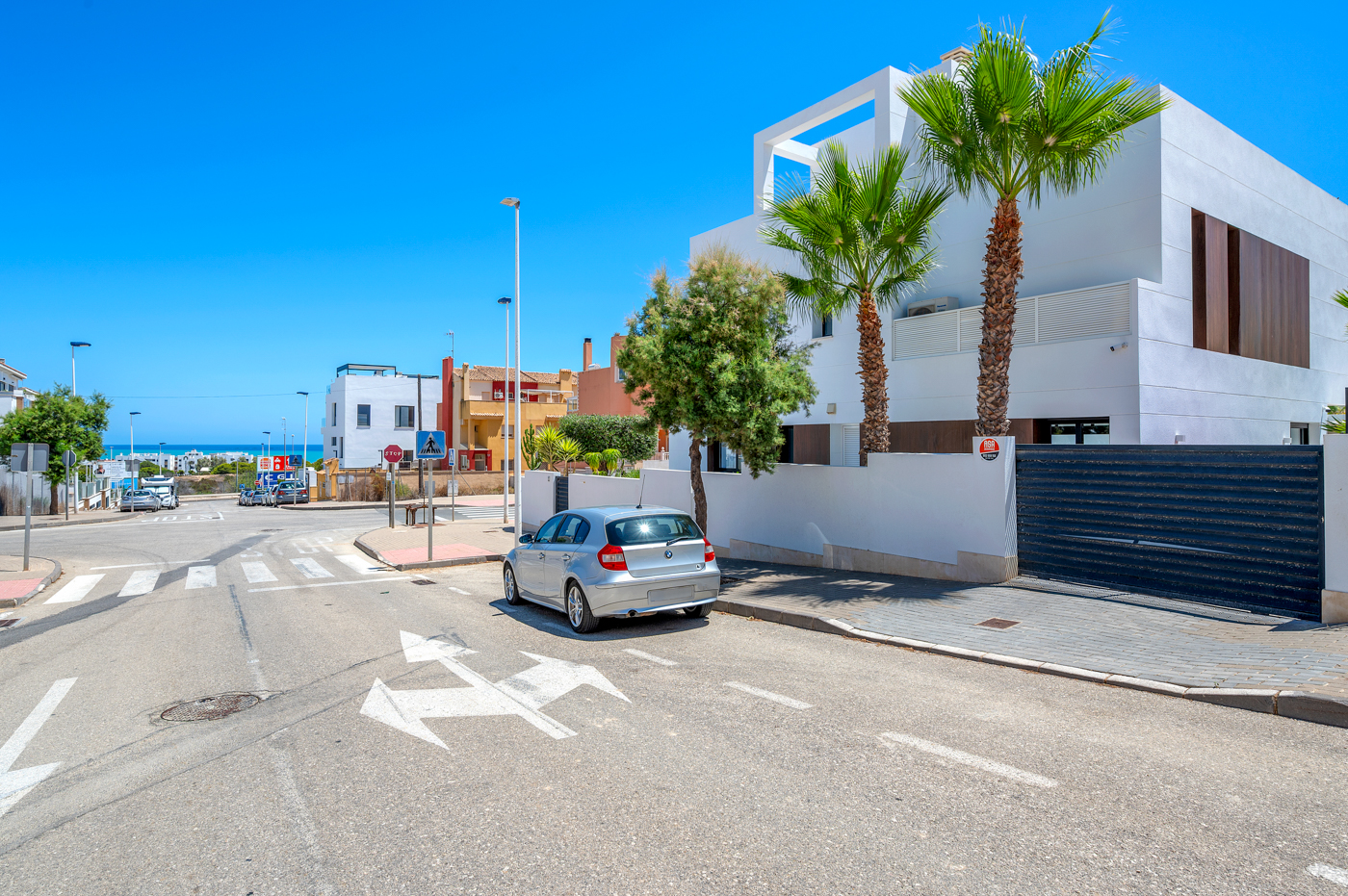 Master bedroom in villa for sale in Guardamar del Segura