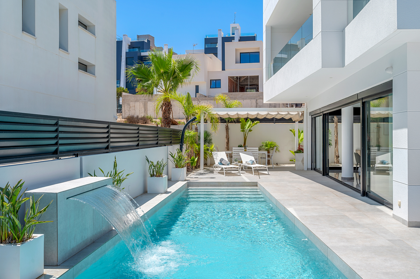 Bedrooms: 4, Bathrooms: 3, Villa in Guardamar del Segura, Alicante, Spain