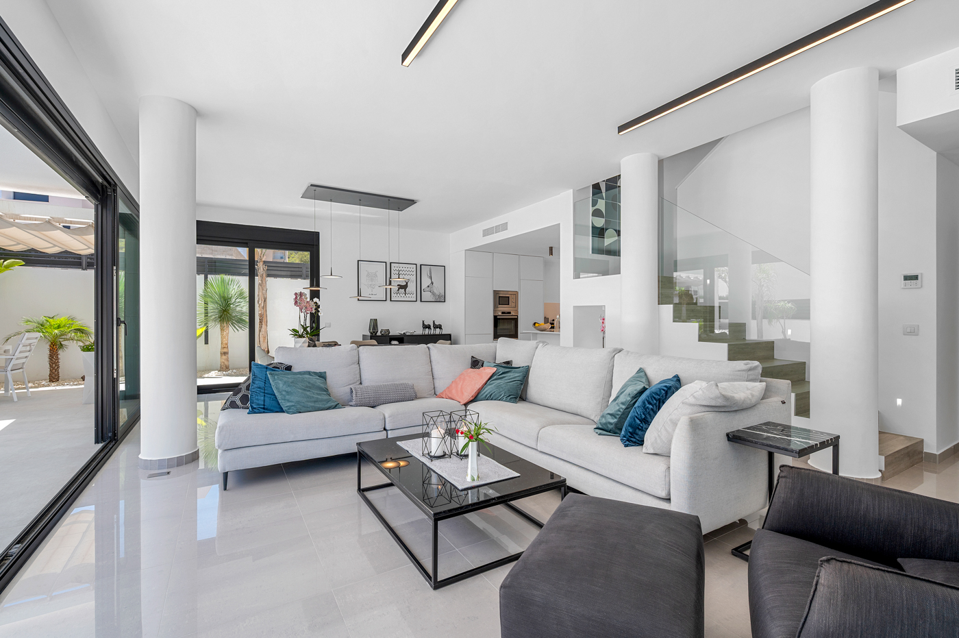 Master bedroom in villa for sale in Guardamar del Segura