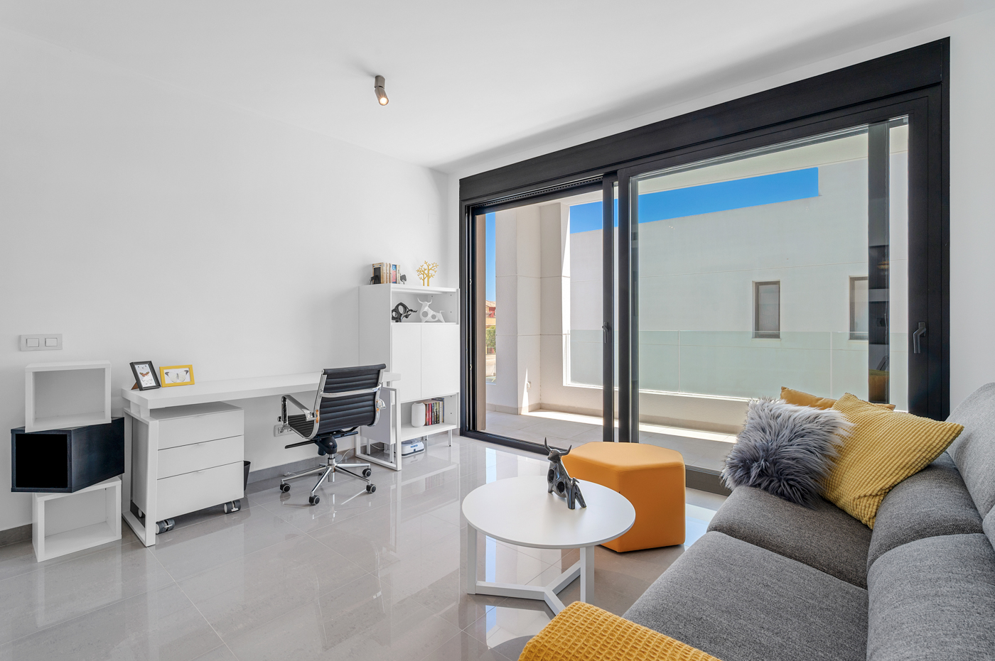 Dining area in villa for sale in Guardamar del Segura
