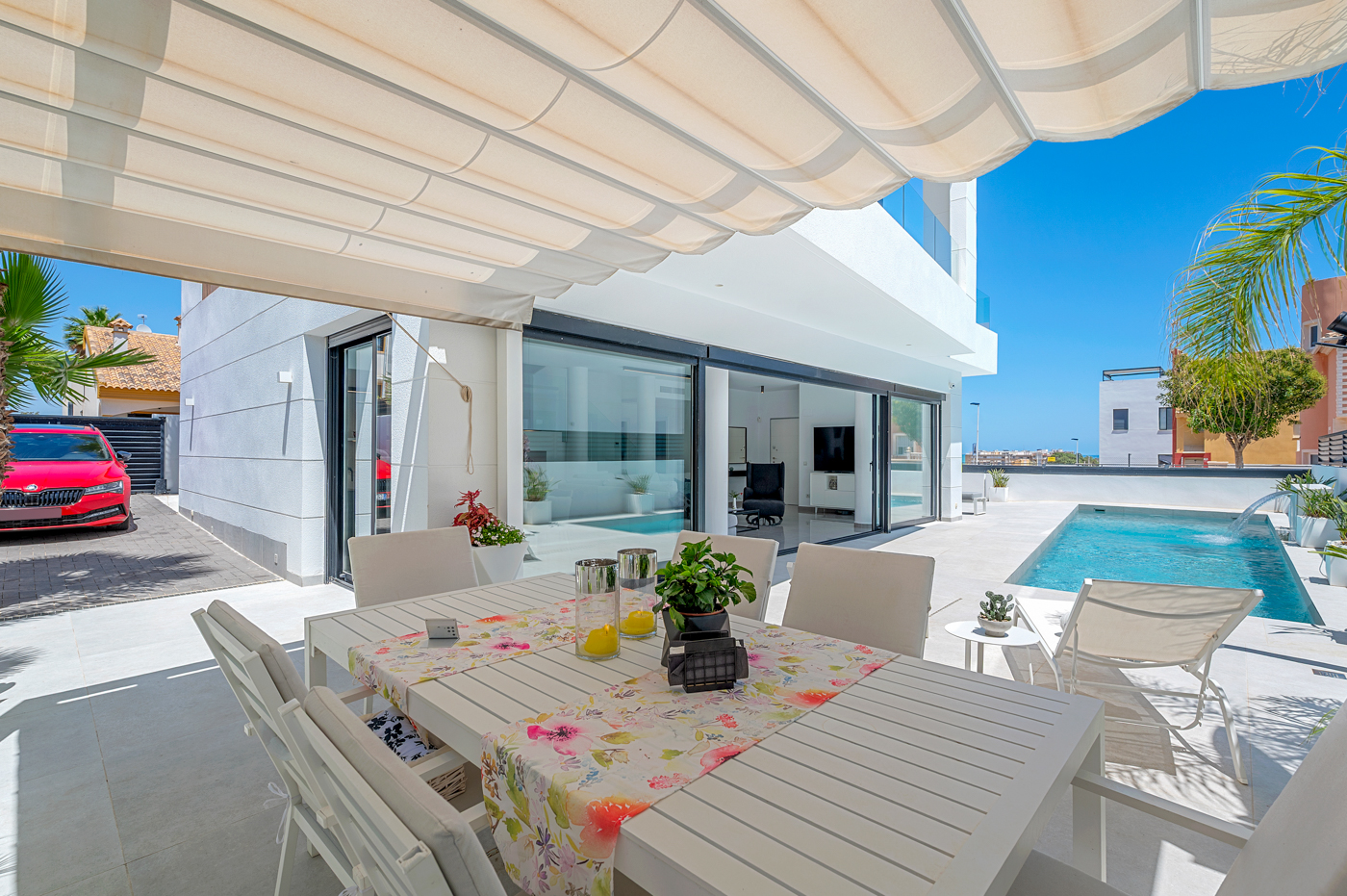 Bedroom in villa for sale in Guardamar del Segura