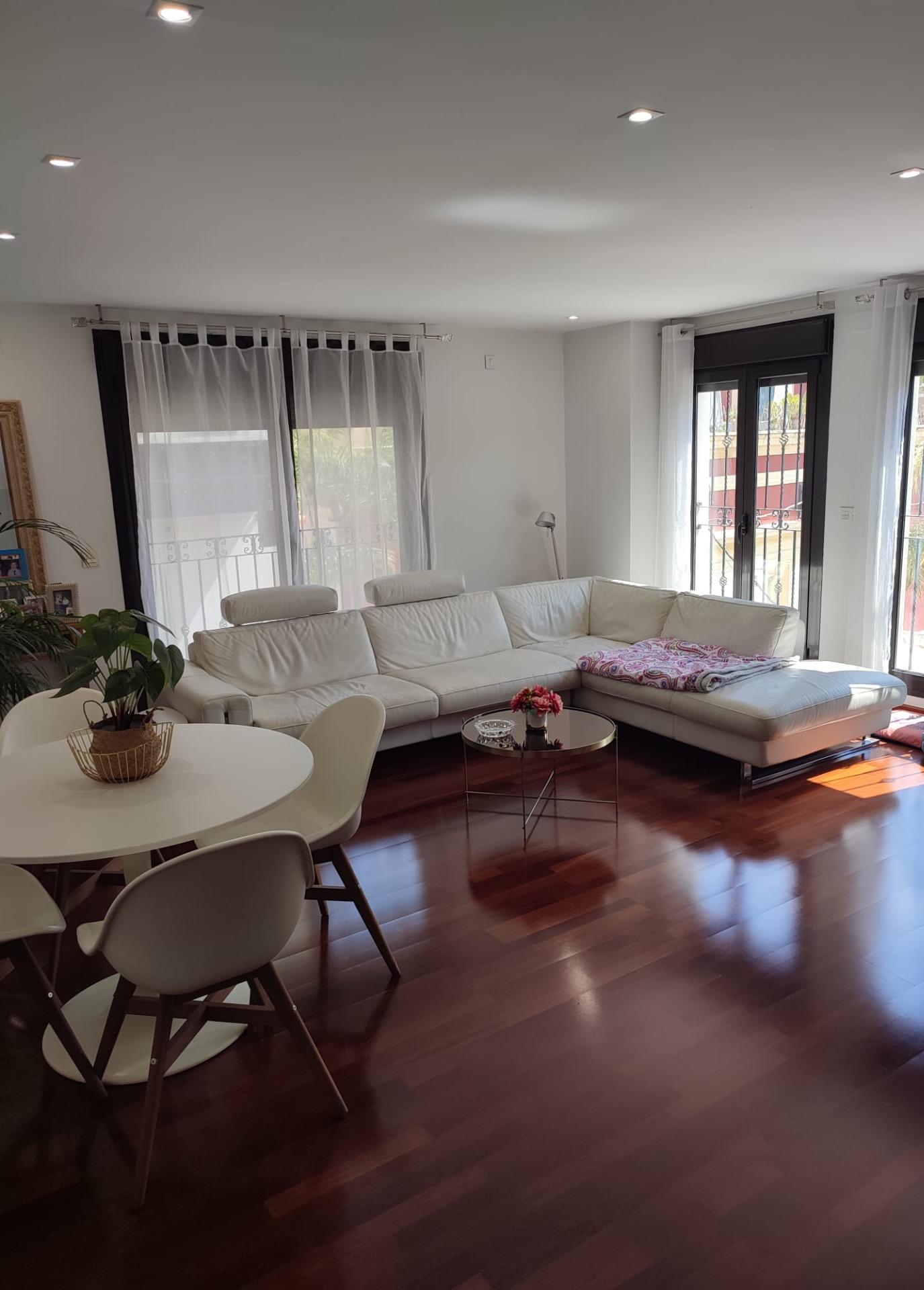 Discover this spectacular renovated apartment in the heart of Orihuela, next to the Tudemir Palace,