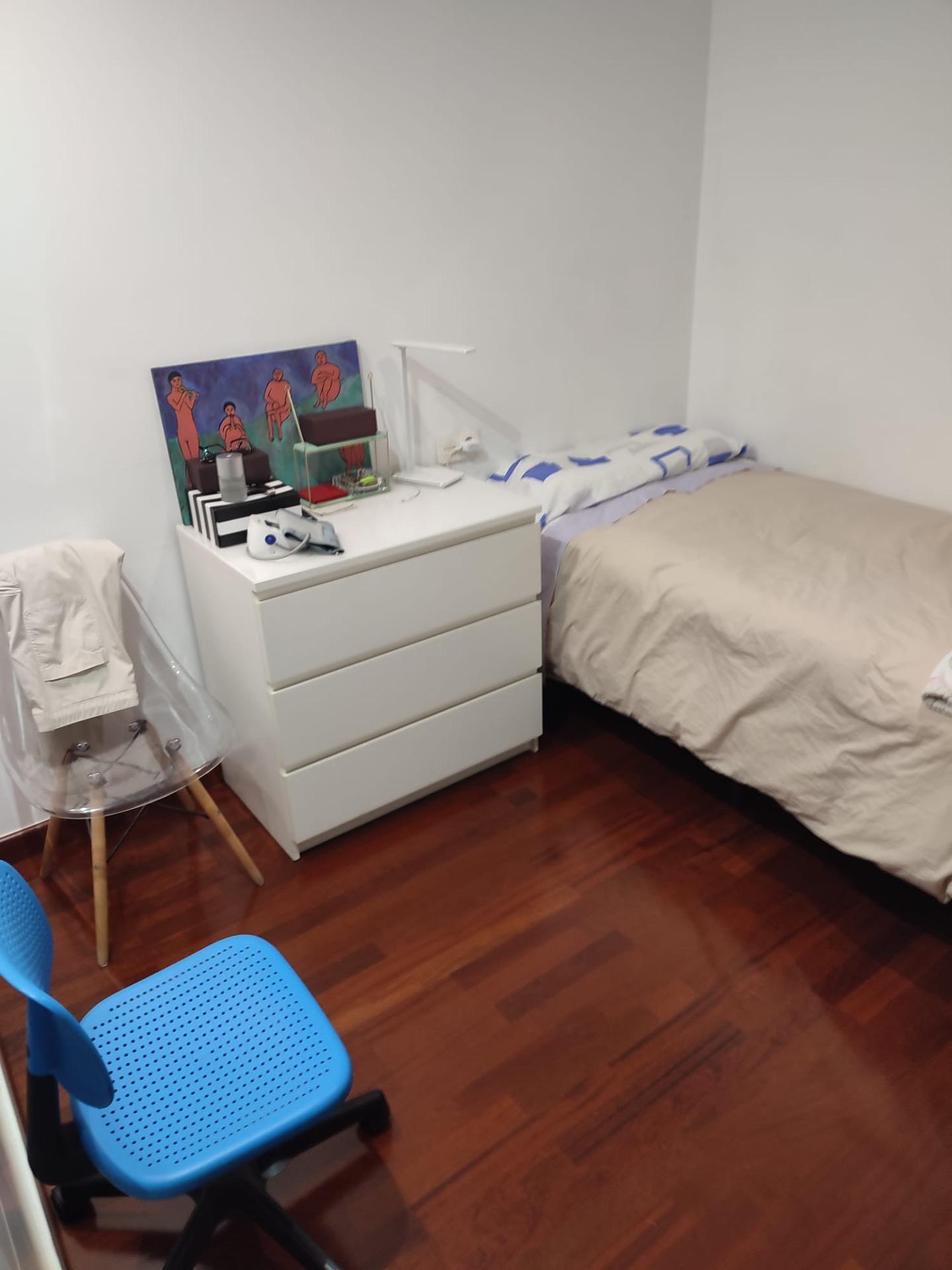 Master bedroom in apartment for sale in Orihuela