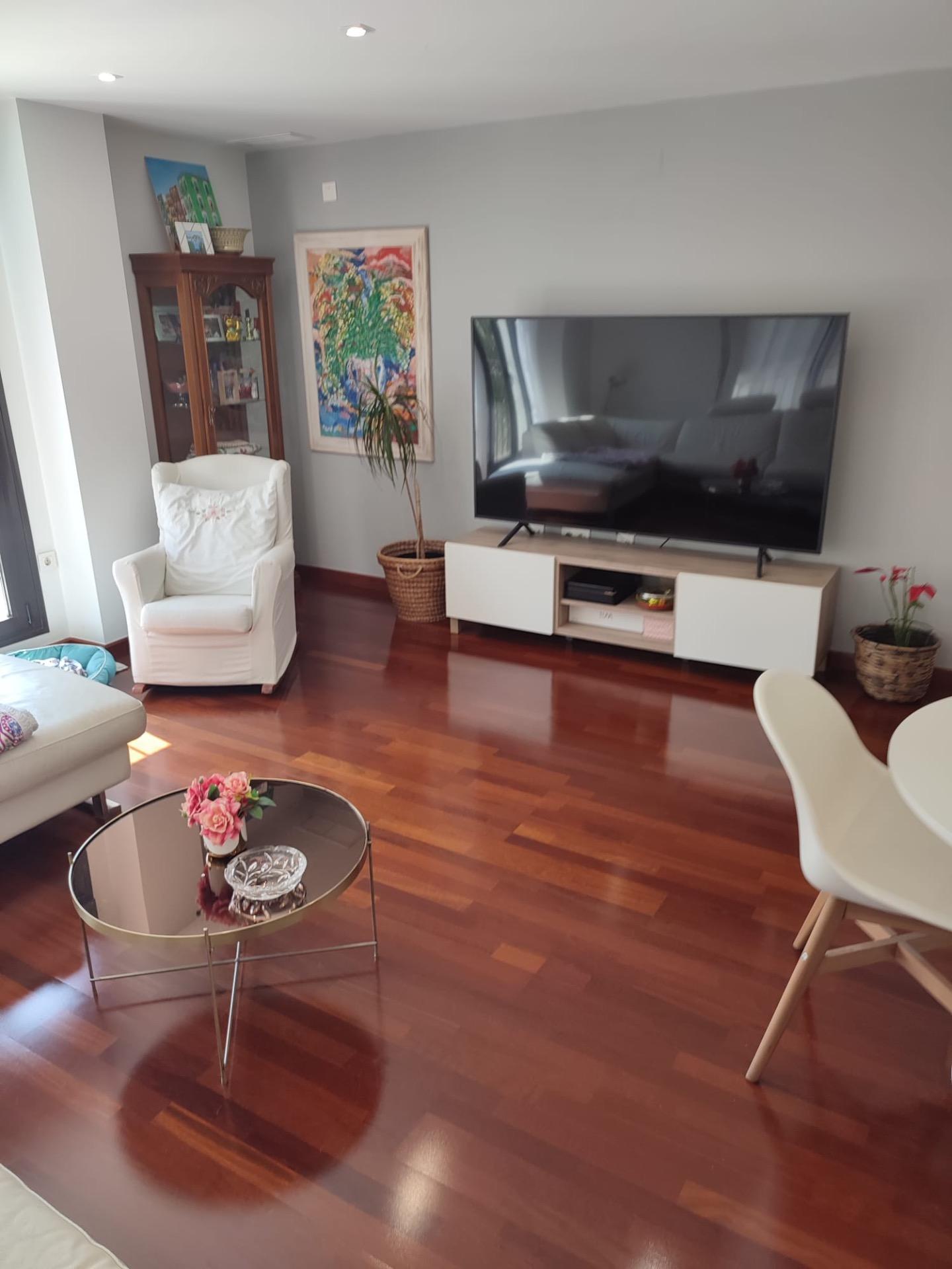 Discover this spectacular renovated apartment in the heart of Orihuela, next to the Tudemir Palace,