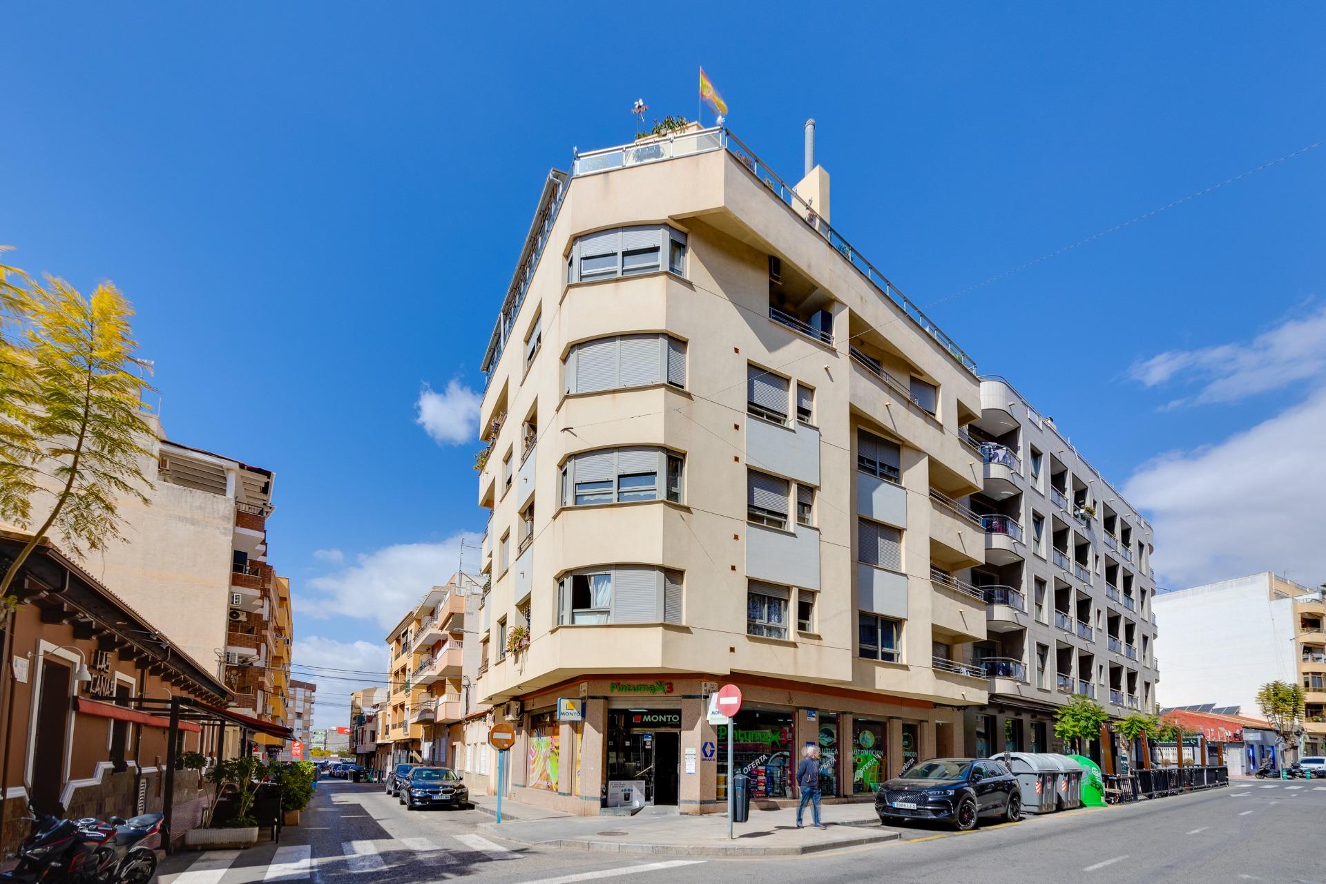 Dining area in penthouse for sale in Torrevieja