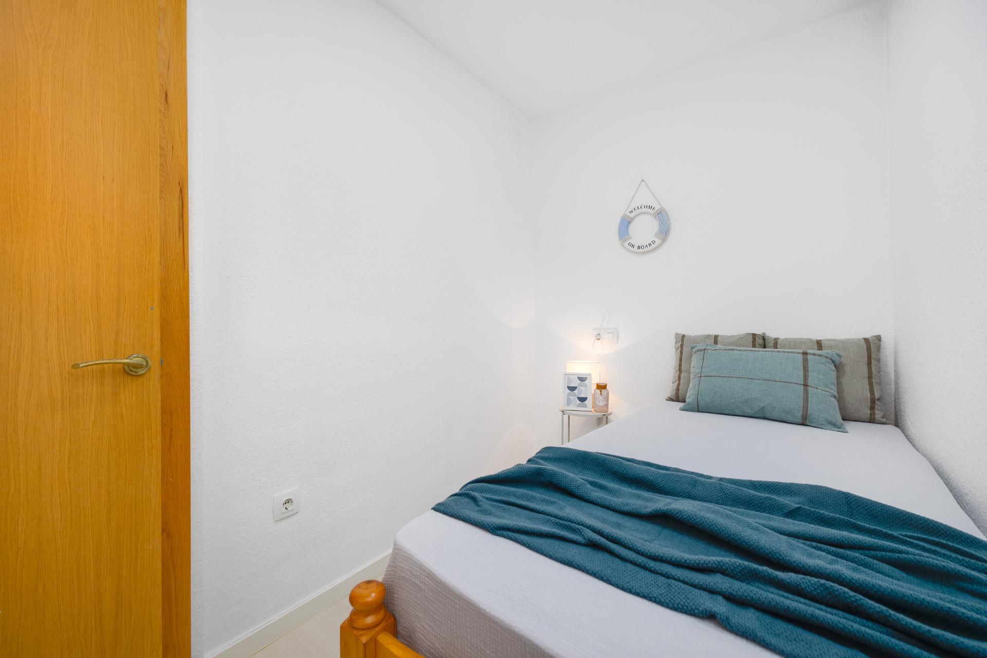 Bedroom in apartment for sale in Torrevieja