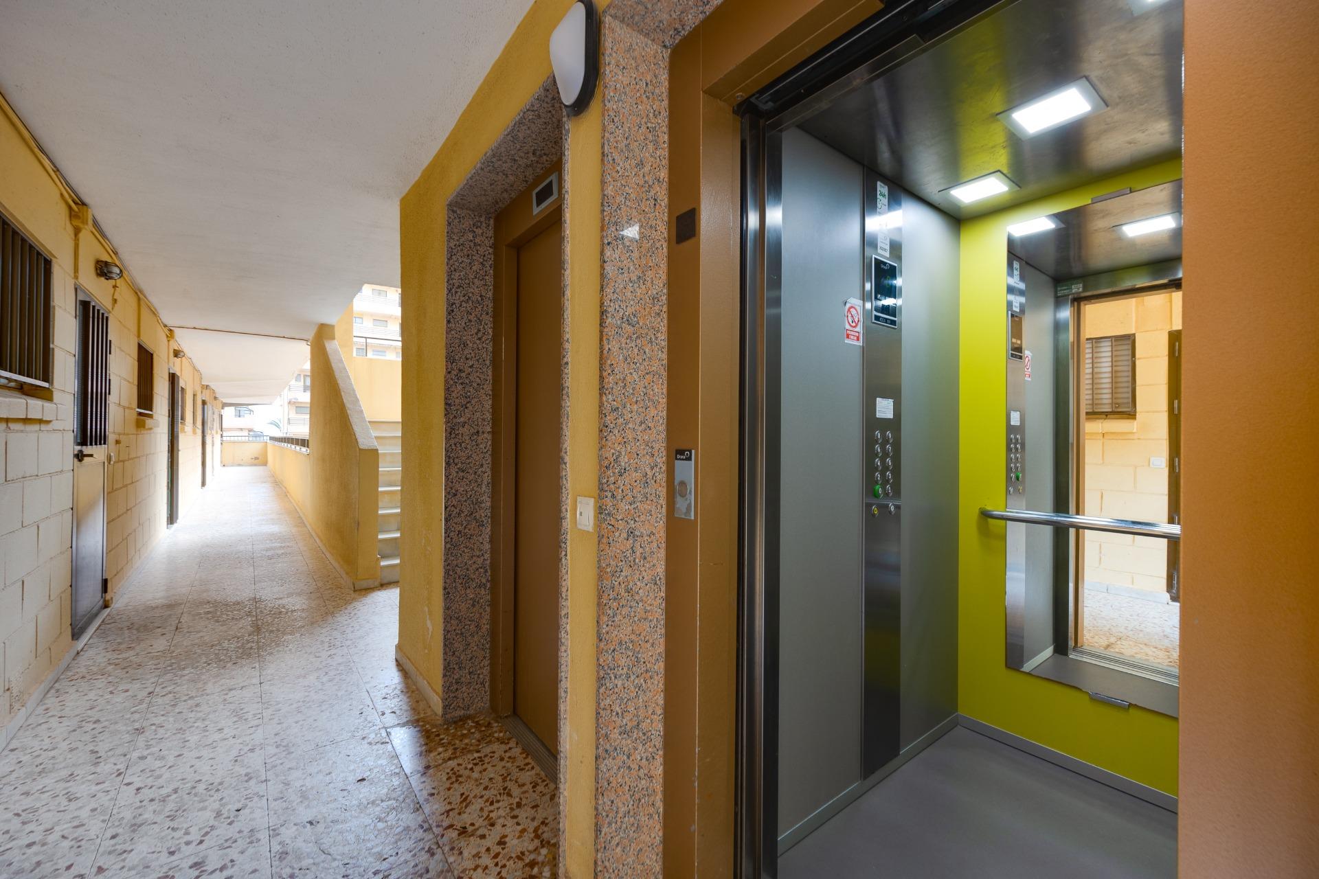 Bathroom in apartment for sale in Torrevieja