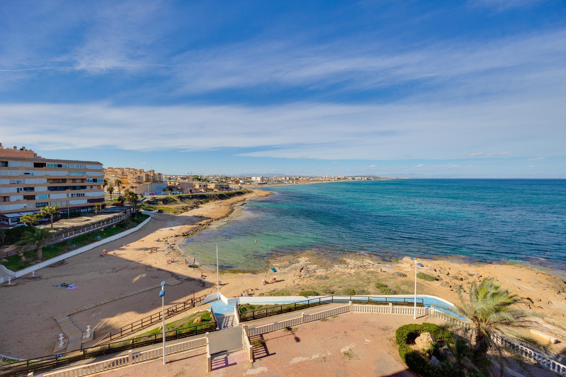 Kitchen in apartment for sale in Torrevieja