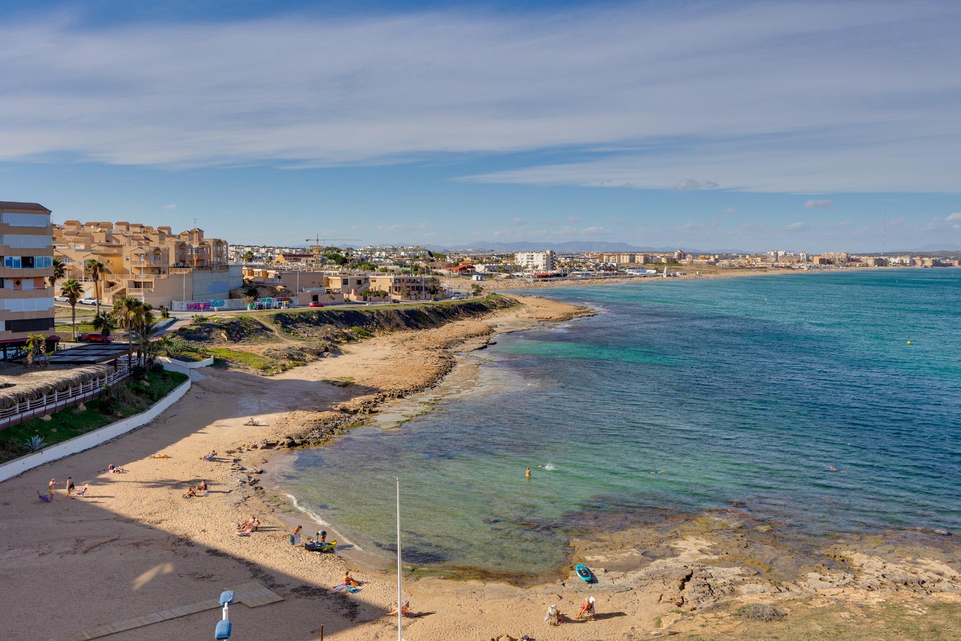 Master bedroom in apartment for sale in Torrevieja