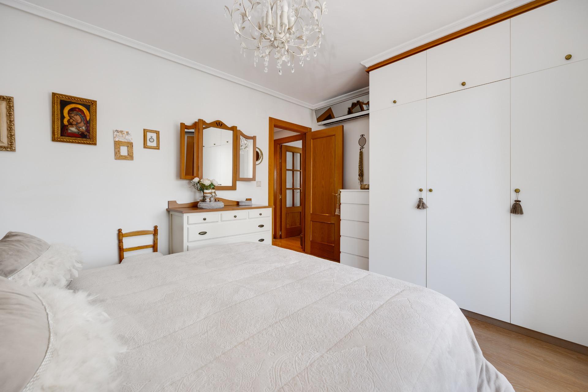 Master bedroom in penthouse for sale in Torrevieja