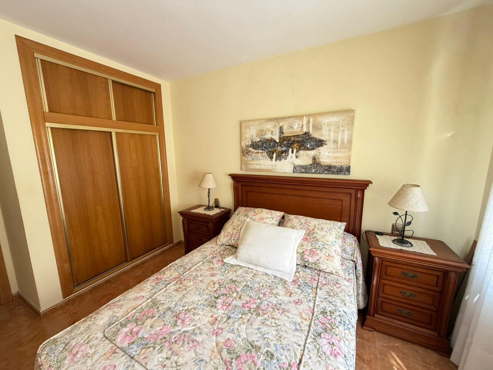 Spacious 3-bedroom apartment with terrace on the beachfront of Playa del Cura in Torrevieja This bri