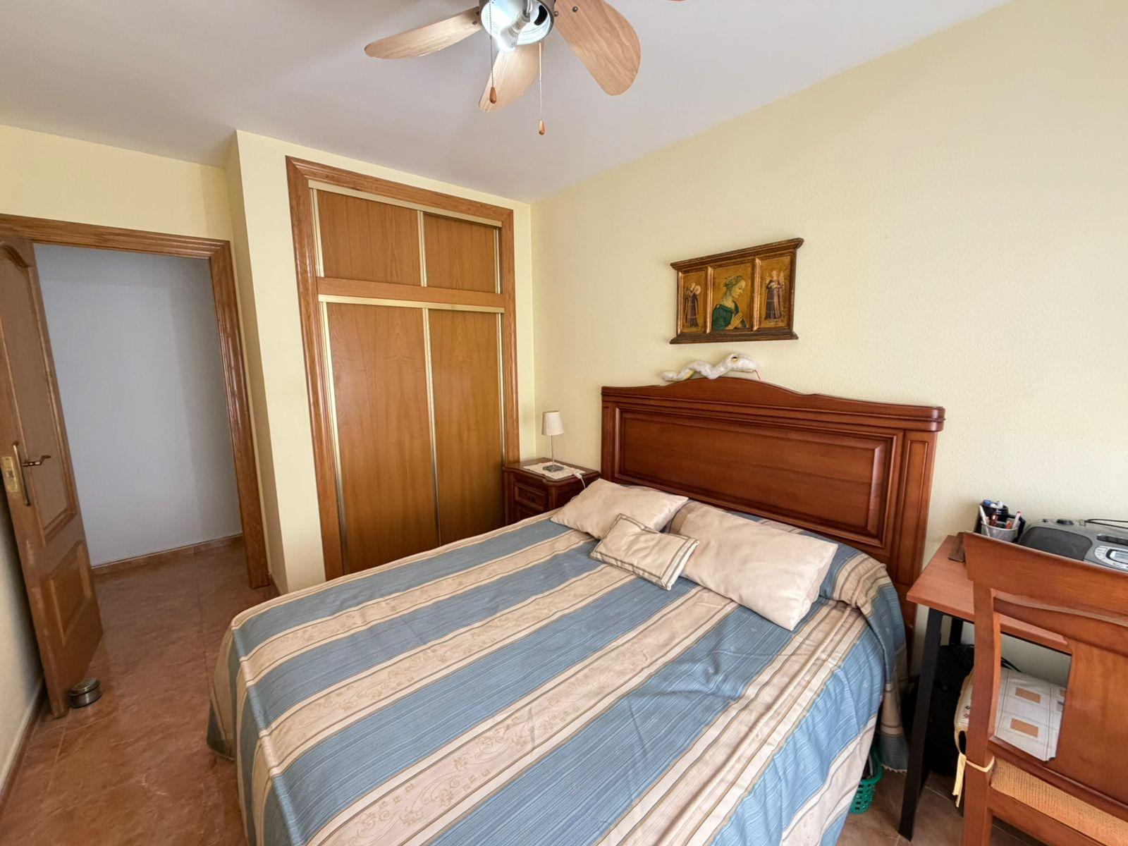 Bedroom in apartment for sale in Torrevieja