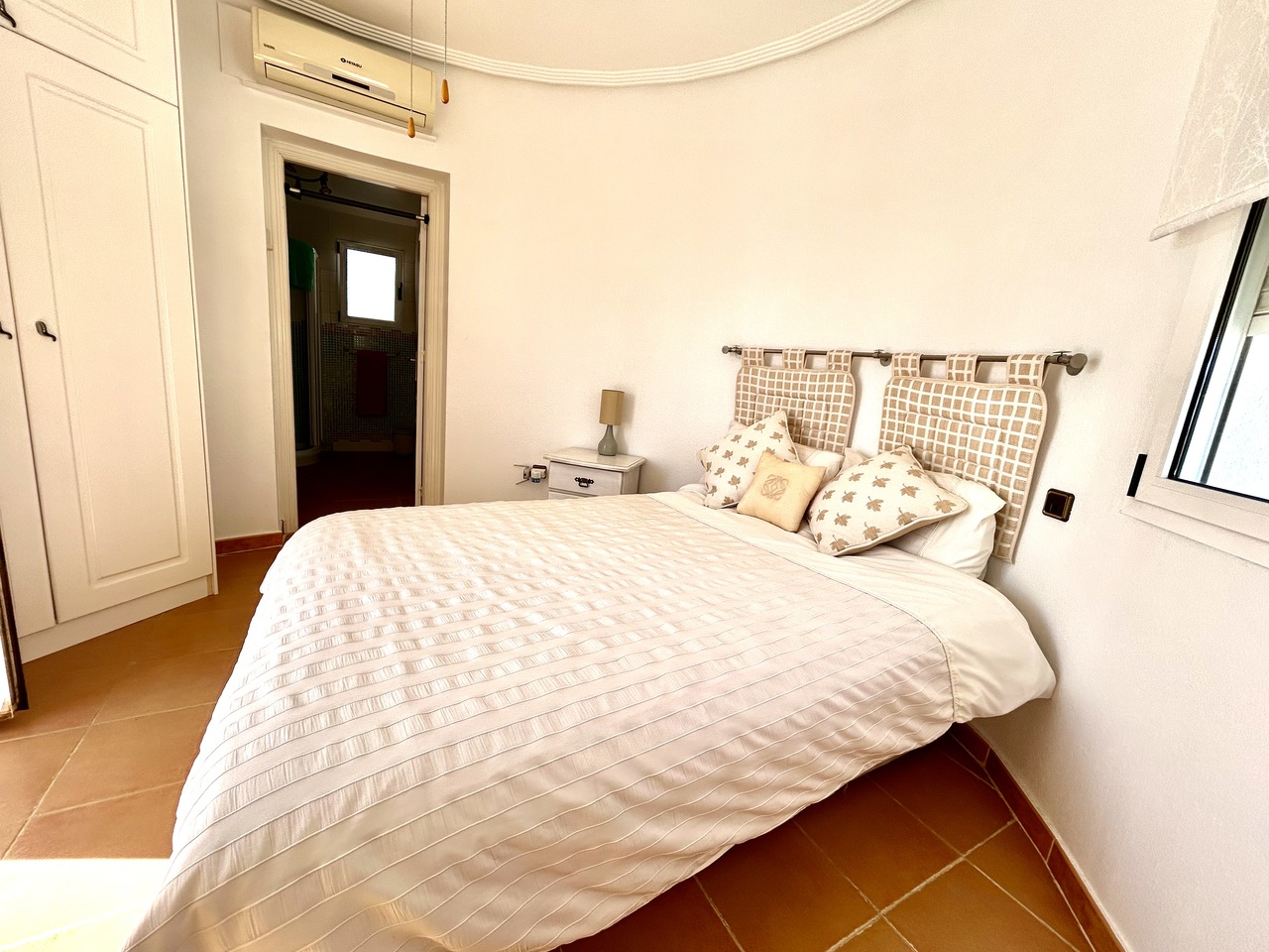 Terrace in villa for sale in Pinar de Campoverde