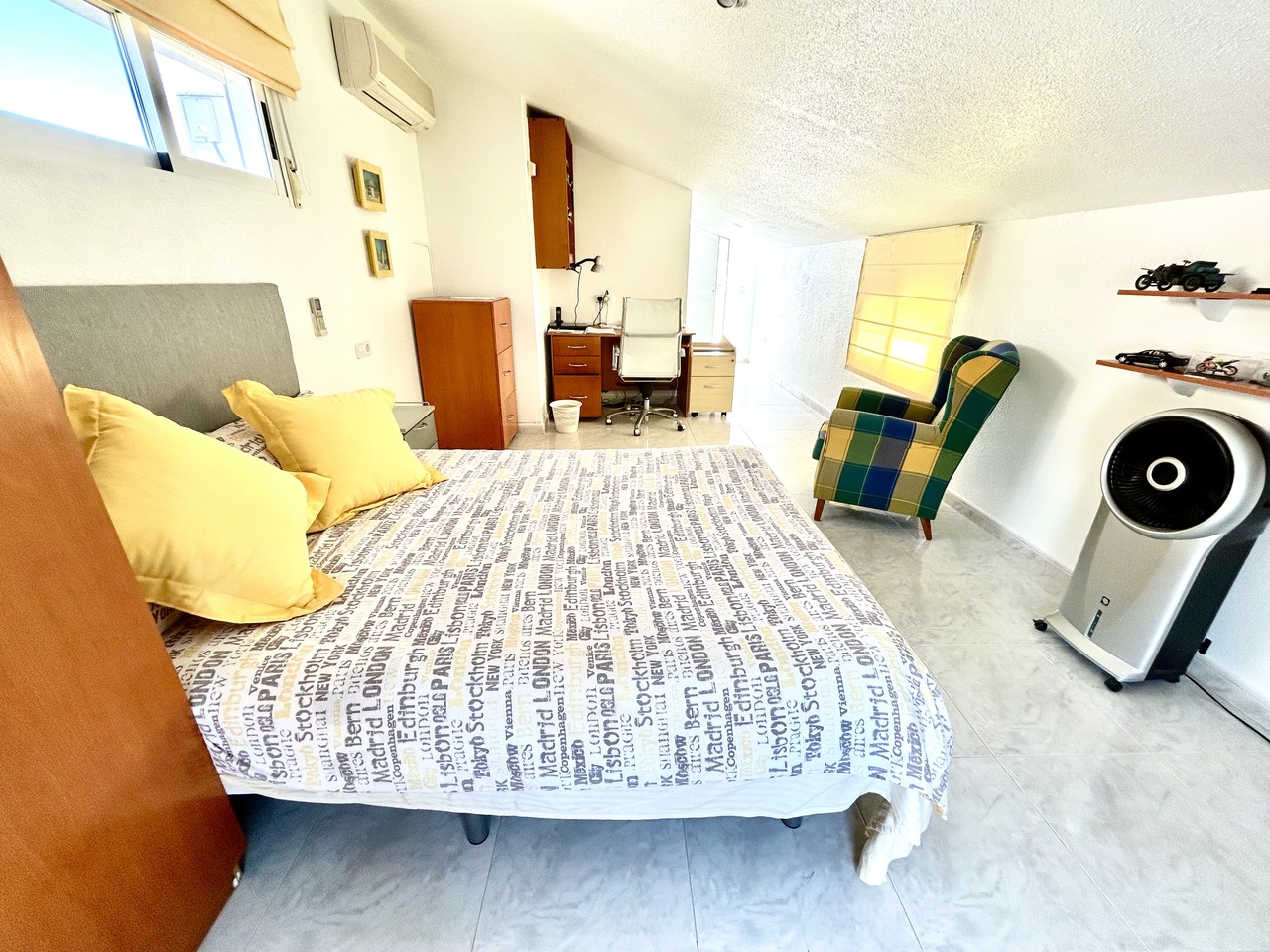 Dining area in villa for sale in Pinar de Campoverde