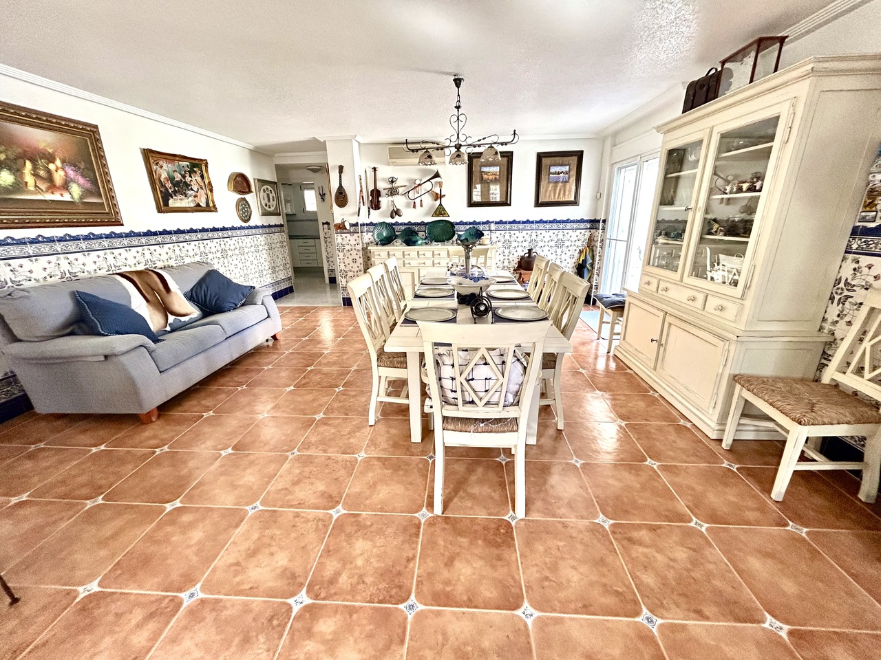 Living room in villa for sale in Pinar de Campoverde