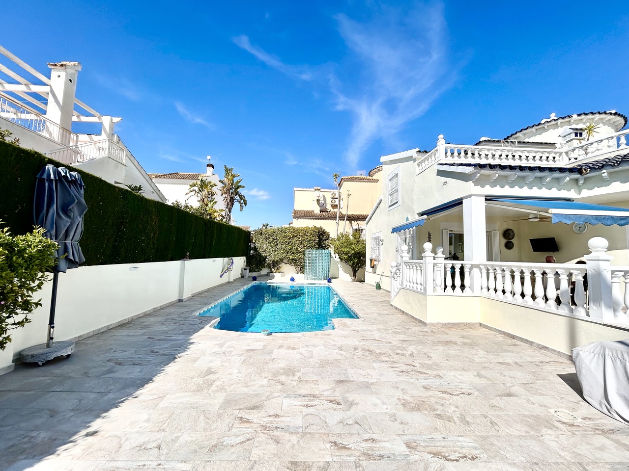 Master bedroom in villa for sale in Pinar de Campoverde
