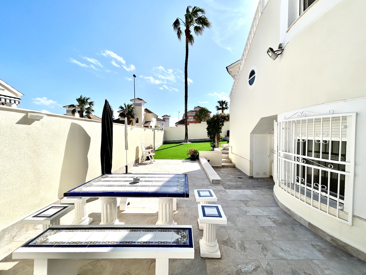 Exterior view in villa for sale in Pinar de Campoverde