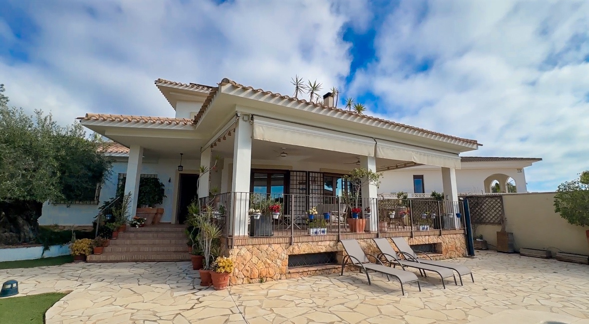 Exterior view in villa for sale in Dehesa de Campoamor