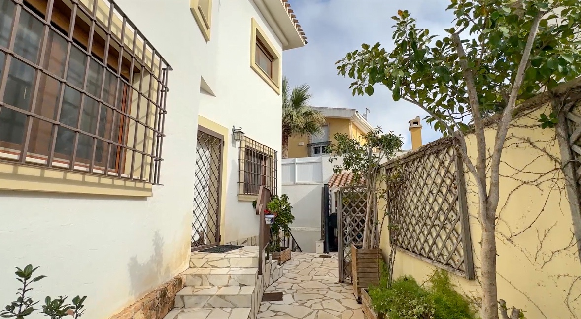 Living room in villa for sale in Dehesa de Campoamor