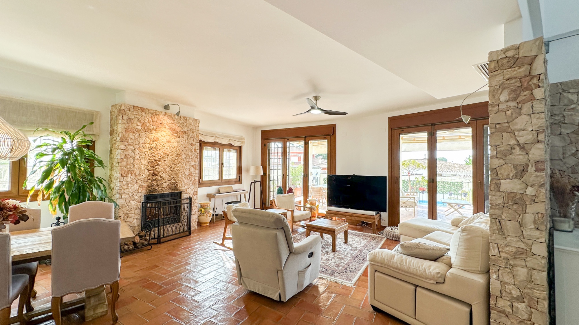 Garden in villa for sale in Dehesa de Campoamor