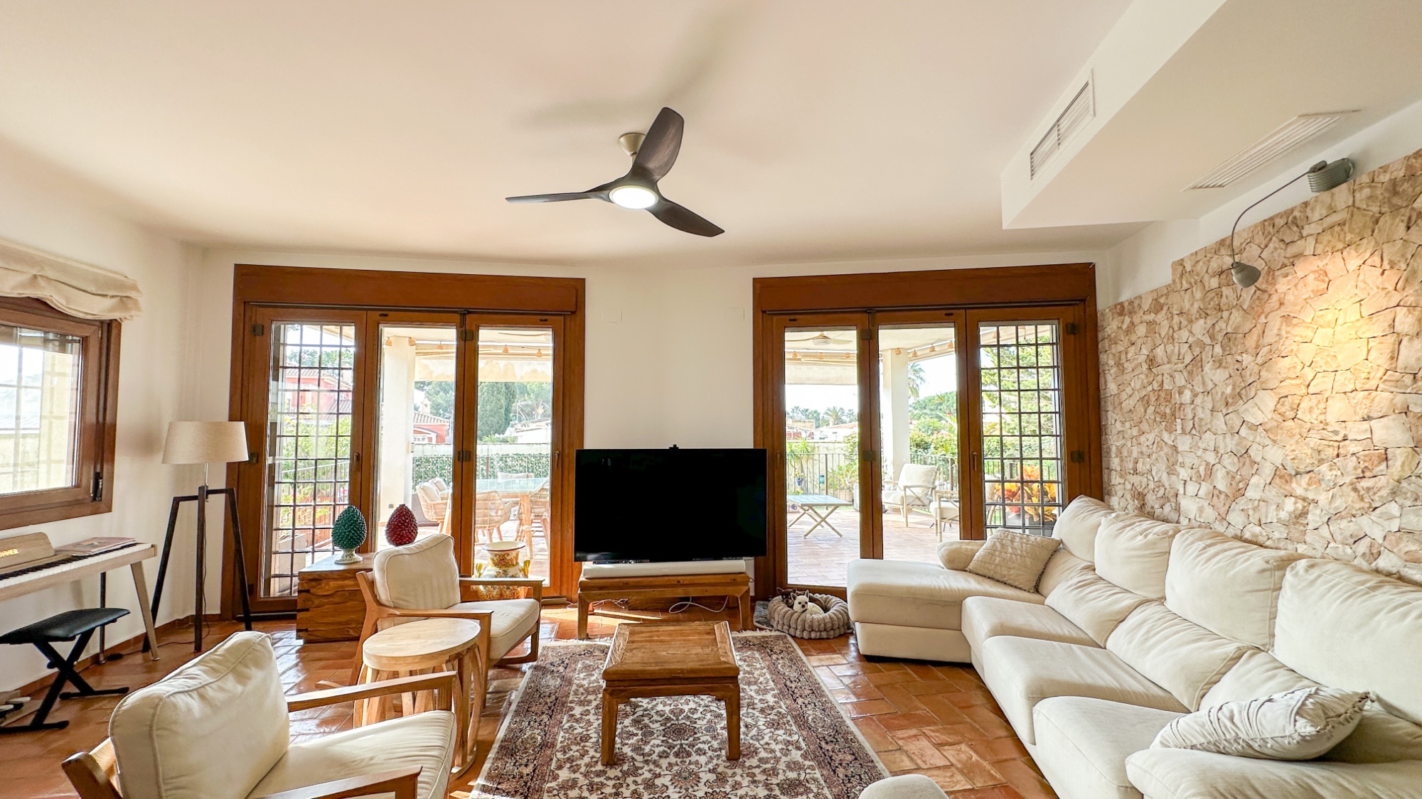 Living room in villa for sale in Dehesa de Campoamor