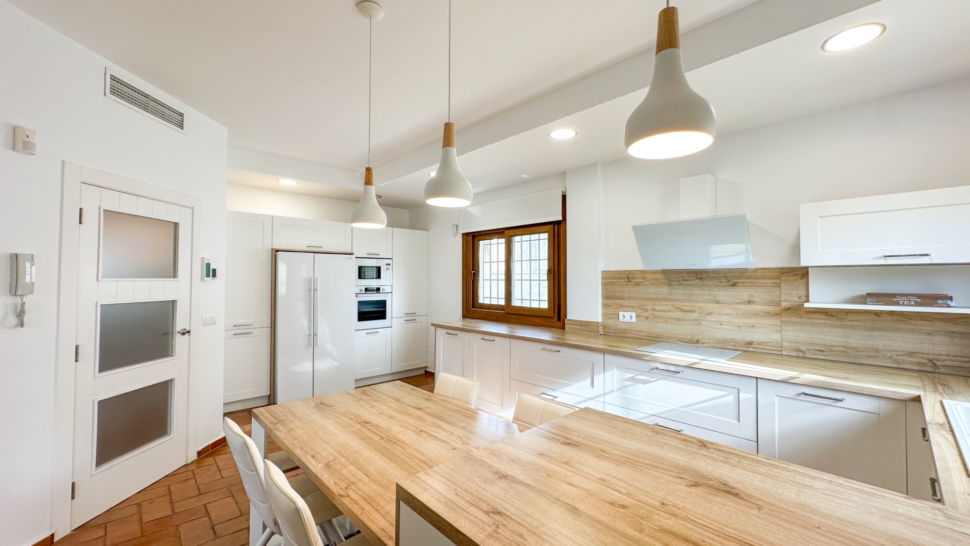 Kitchen in villa for sale in Dehesa de Campoamor