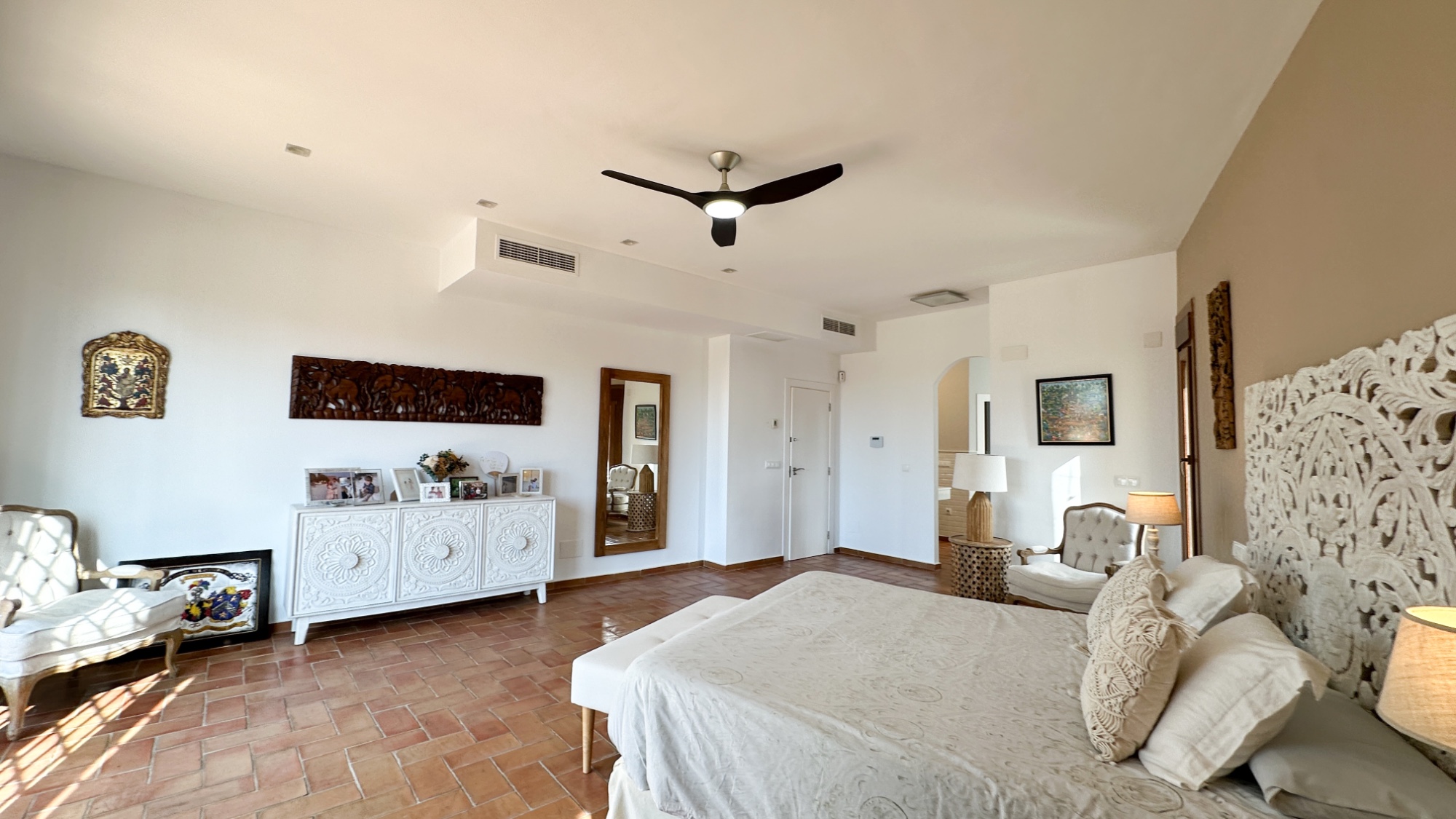 Bathroom in villa for sale in Dehesa de Campoamor