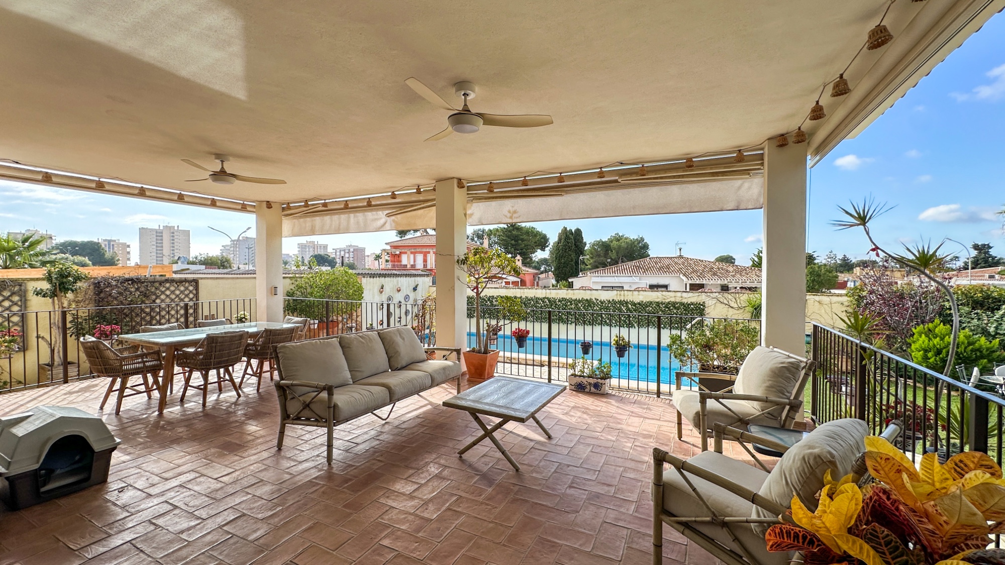 Terrace in villa for sale in Dehesa de Campoamor
