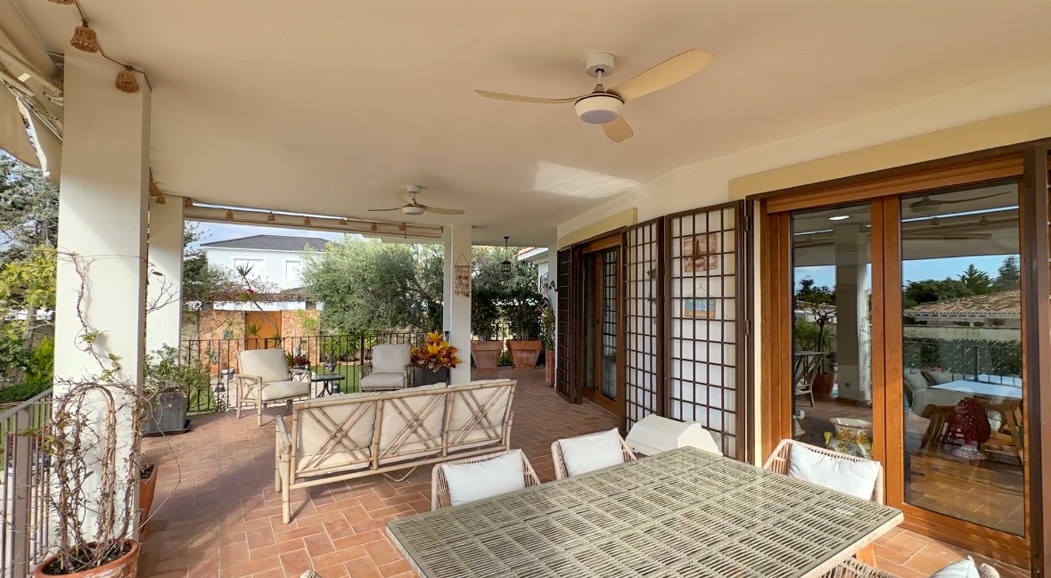 Garden in villa for sale in Dehesa de Campoamor