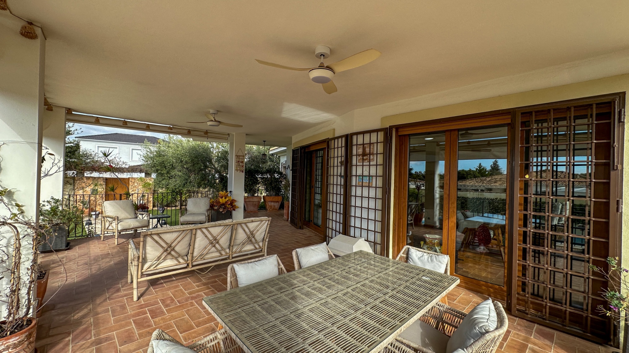 Dining area in villa for sale in Dehesa de Campoamor