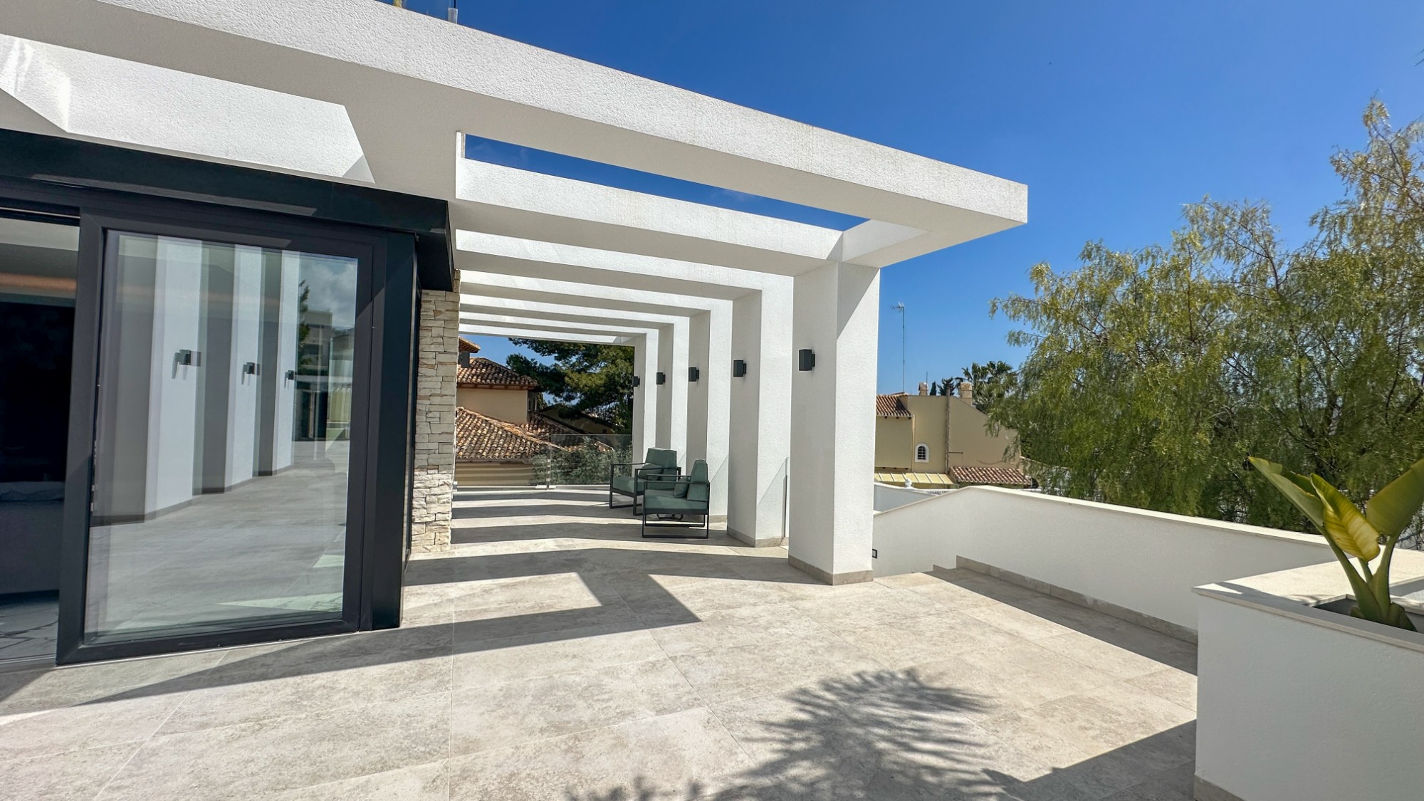 Garden in villa for sale in Orihuela Costa