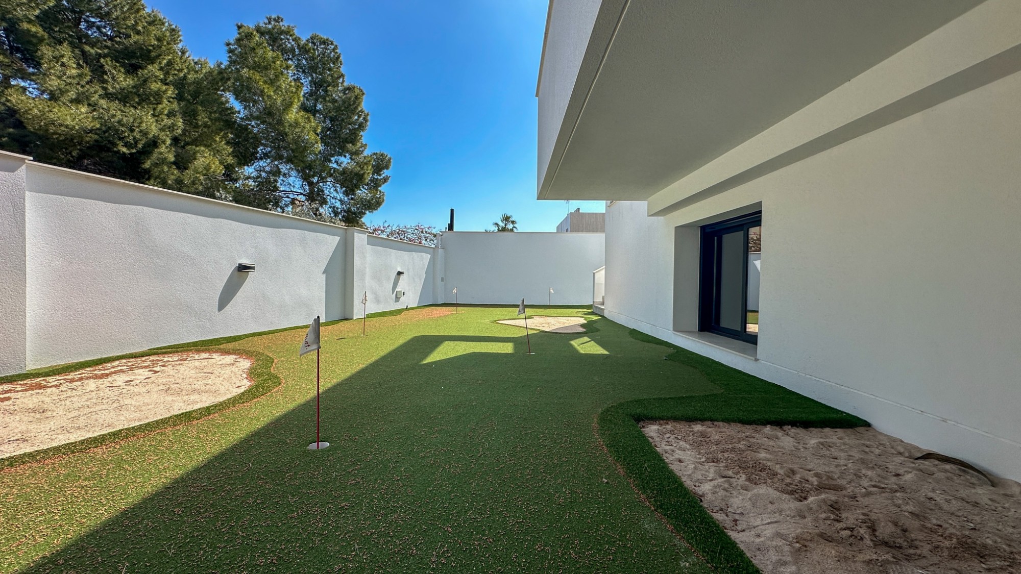 Bedroom in villa for sale in Orihuela Costa