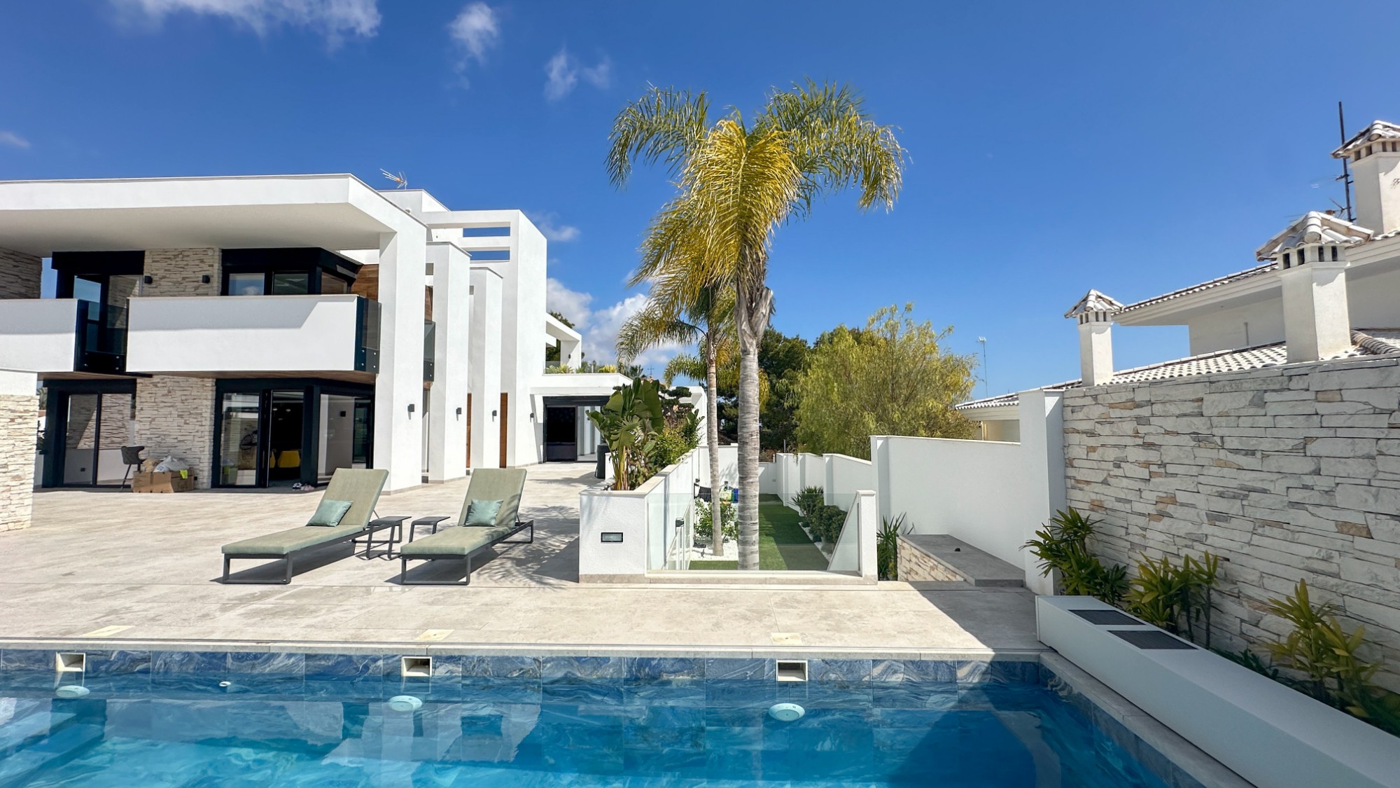 Ultra-Luxury Golf & Sea View Villa in Villamartín – The Pinnacle of Mediterranean Living Indulge in