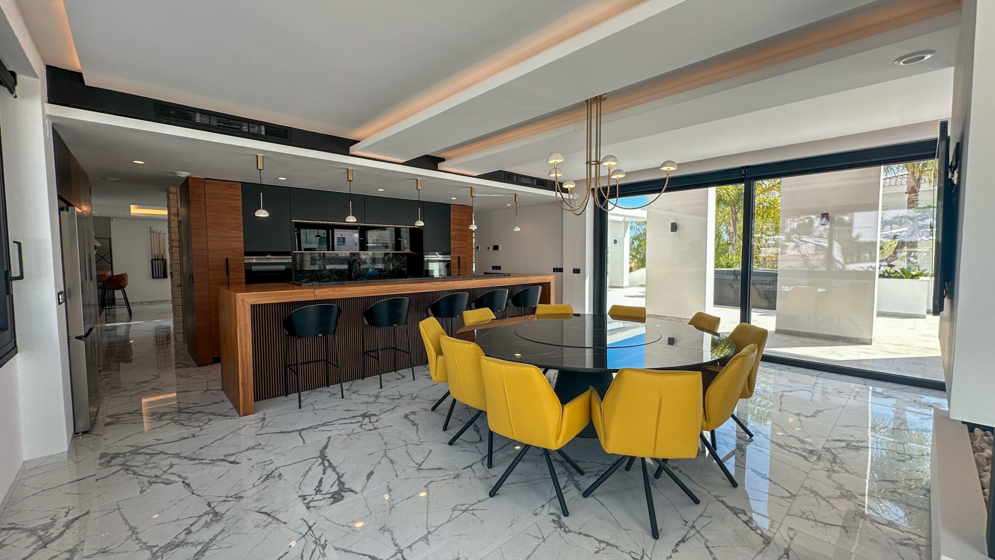 Dining area in villa for sale in Orihuela Costa