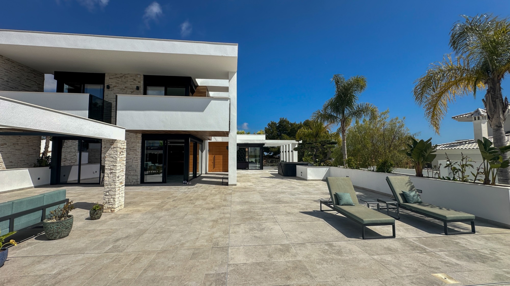 Ultra-Luxury Golf & Sea View Villa in Villamartín – The Pinnacle of Mediterranean Living Indulge in