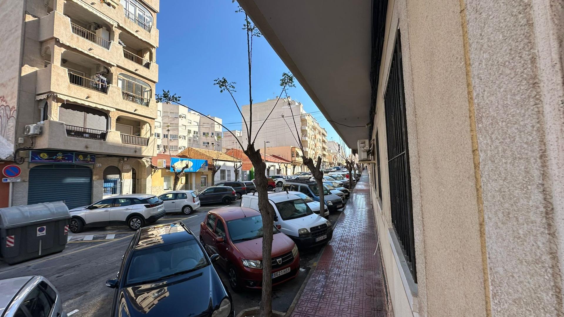 Terrace in apartment for sale in Torrevieja