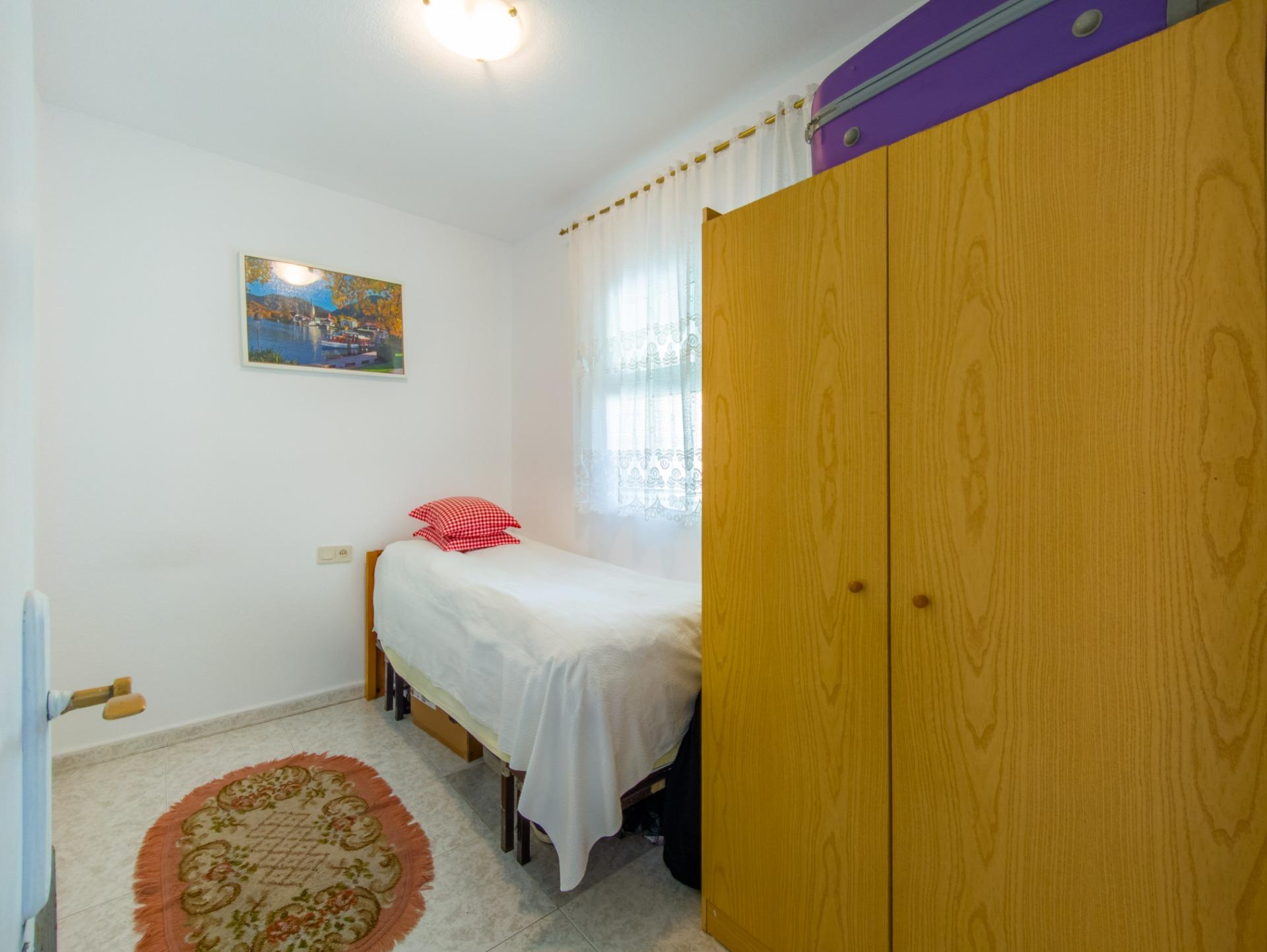 Bedroom in apartment for sale in Torrevieja