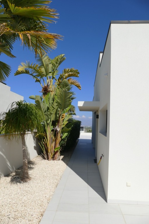 Garden in villa for sale in Benijofar