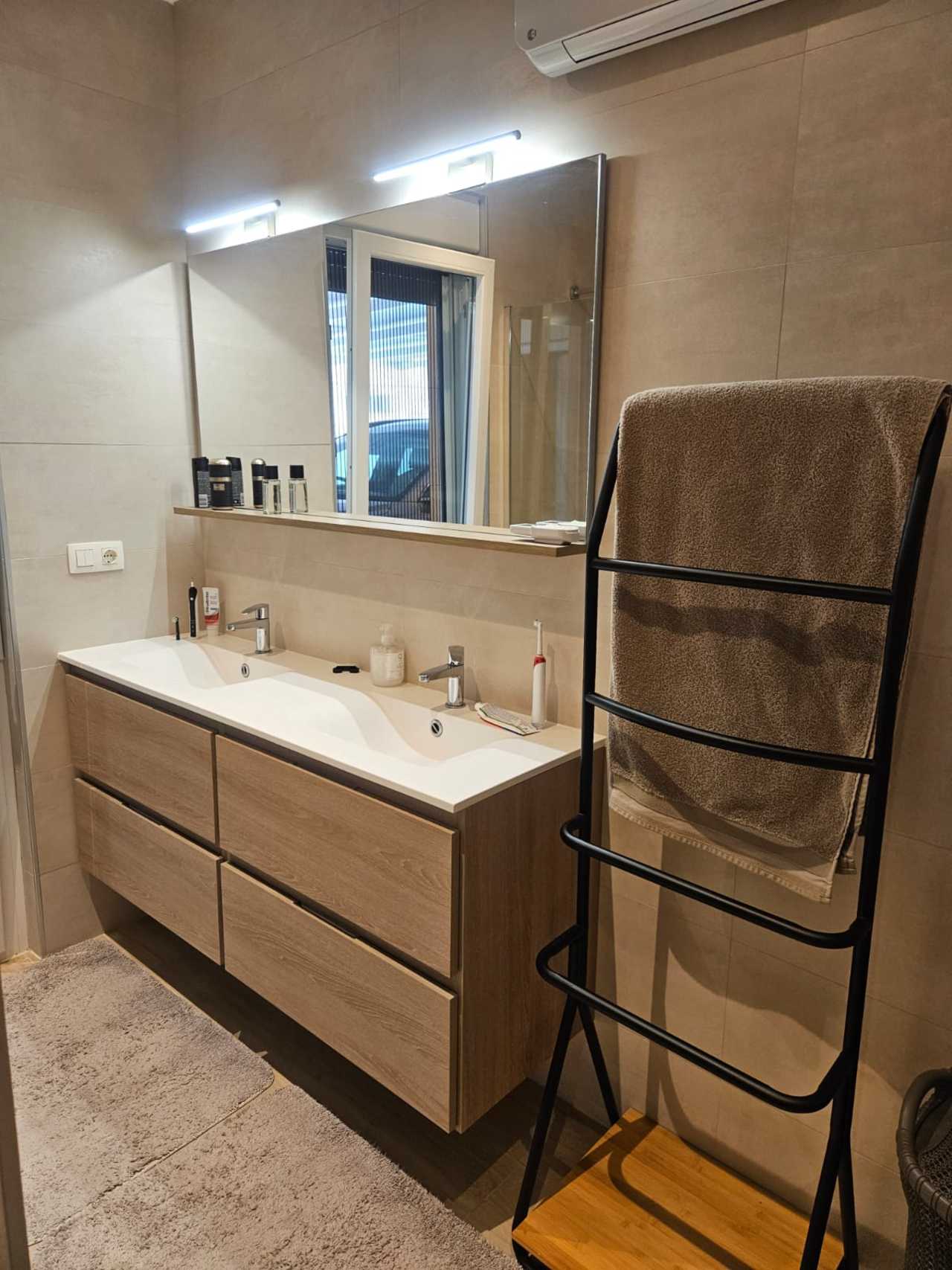 Master bedroom in villa for sale in Torrevieja